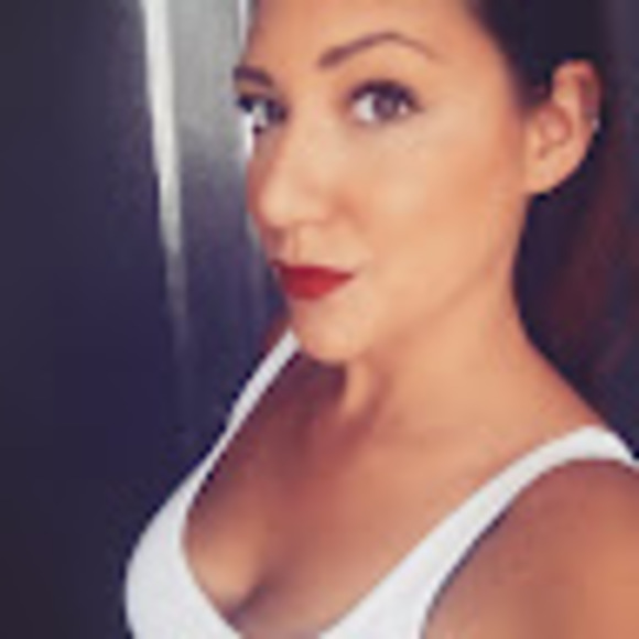 Meet your Posher, Jennifer - Picture 1 of 1